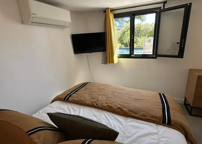 - Maison Julou - Piscine Chauffee A 32c Cassis